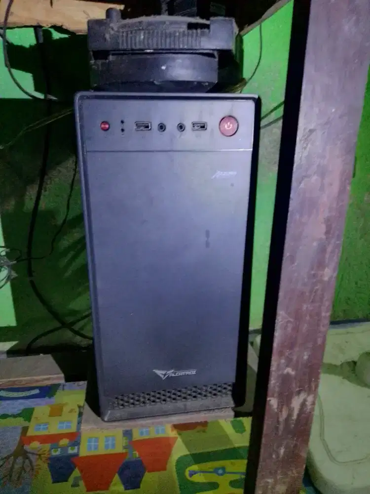 Dijual komputer komplet PC komputer dan layar lcd 21'