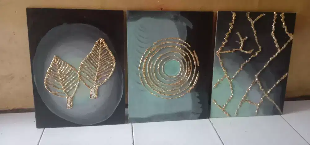 Pajangan dinding model abstrak