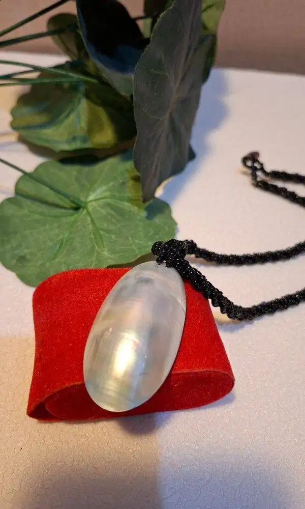 Kalung Liontin Mother of Pearl Ocean’s Glow
