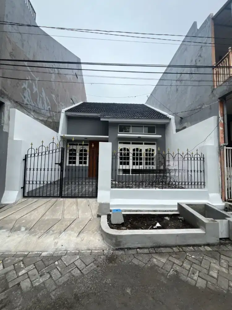 Dijual rumah baru siap huni kutisari dekat universitas petra