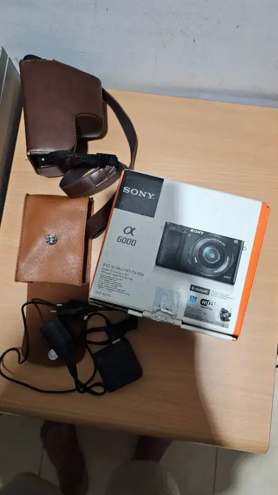 Sony camera A6000 lengkap dengan 2 battery