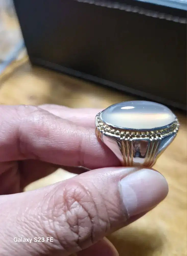 Cincin batu akik white Raflesia kristal, Cat Eye - Rp 600 rb ( nego)