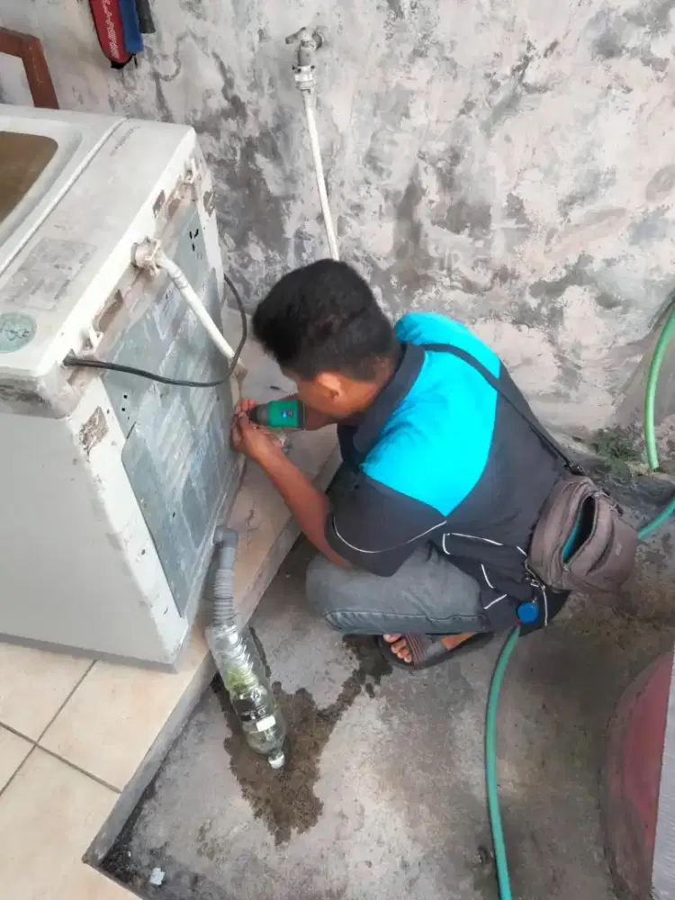 SERVICE AC MESIN CUCI WATER HEATER KULKAS DLL BERGARANSI