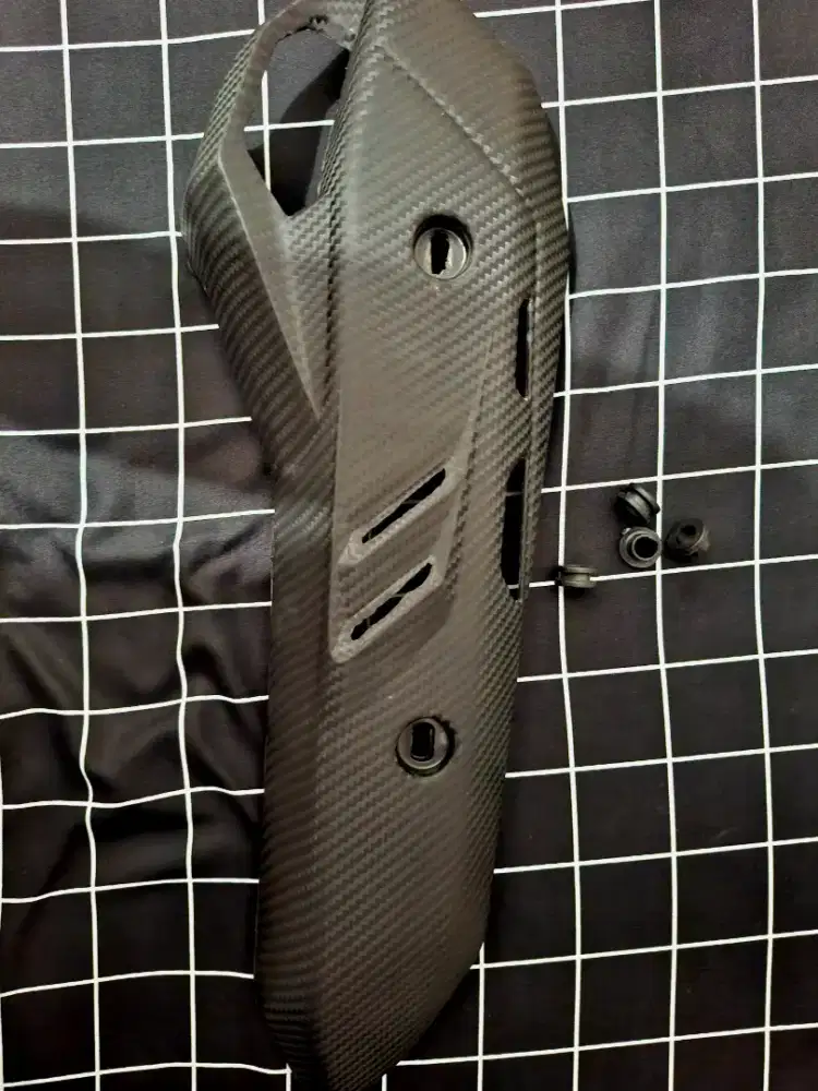 Cover Tameng Knalpot VARIO 150
Airblade New Carbon