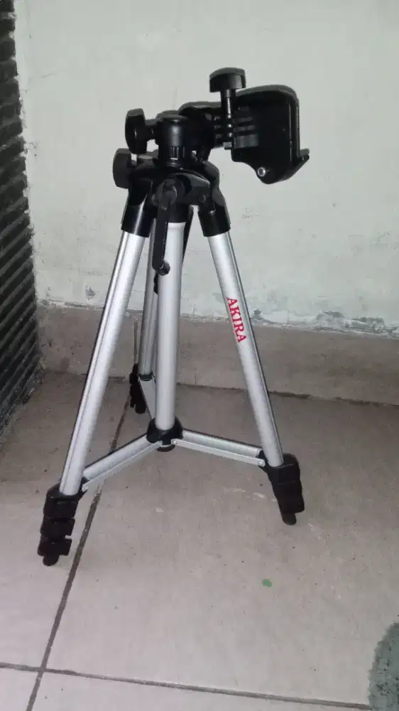 Tripod merk Akira
