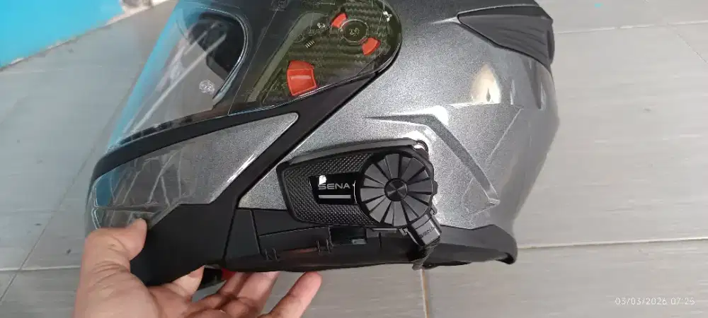 Helm dan sena intercom