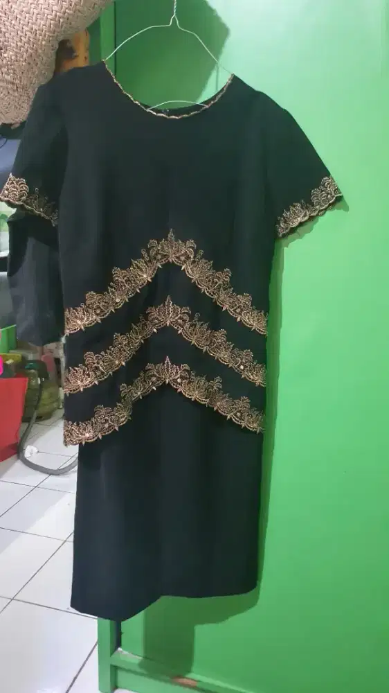 Dress wabuta hitam kondangan