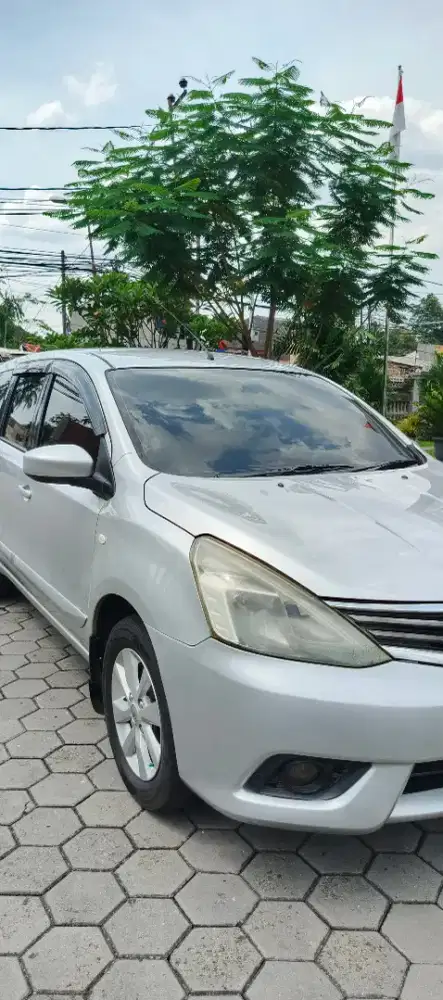 Nissan Grand Livina XV 2014 Automatic Good condition