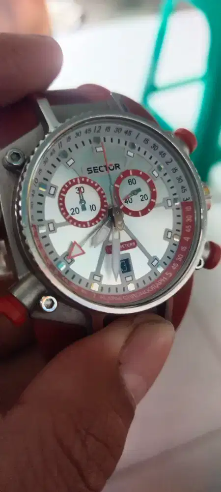 Jam sector alarm chronograph