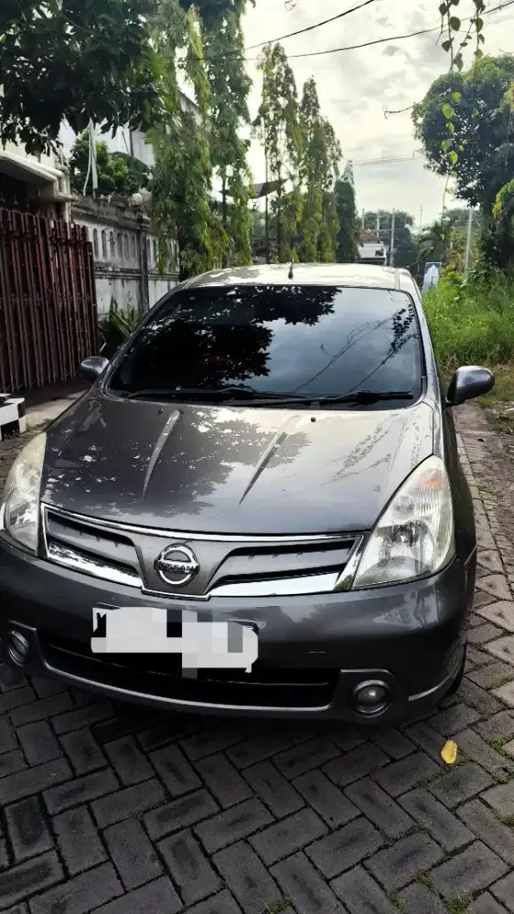 Grand Livina Istimewa