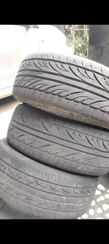 Ban vorcum dan hangkuk, masih tebal ukuran 205,45R17