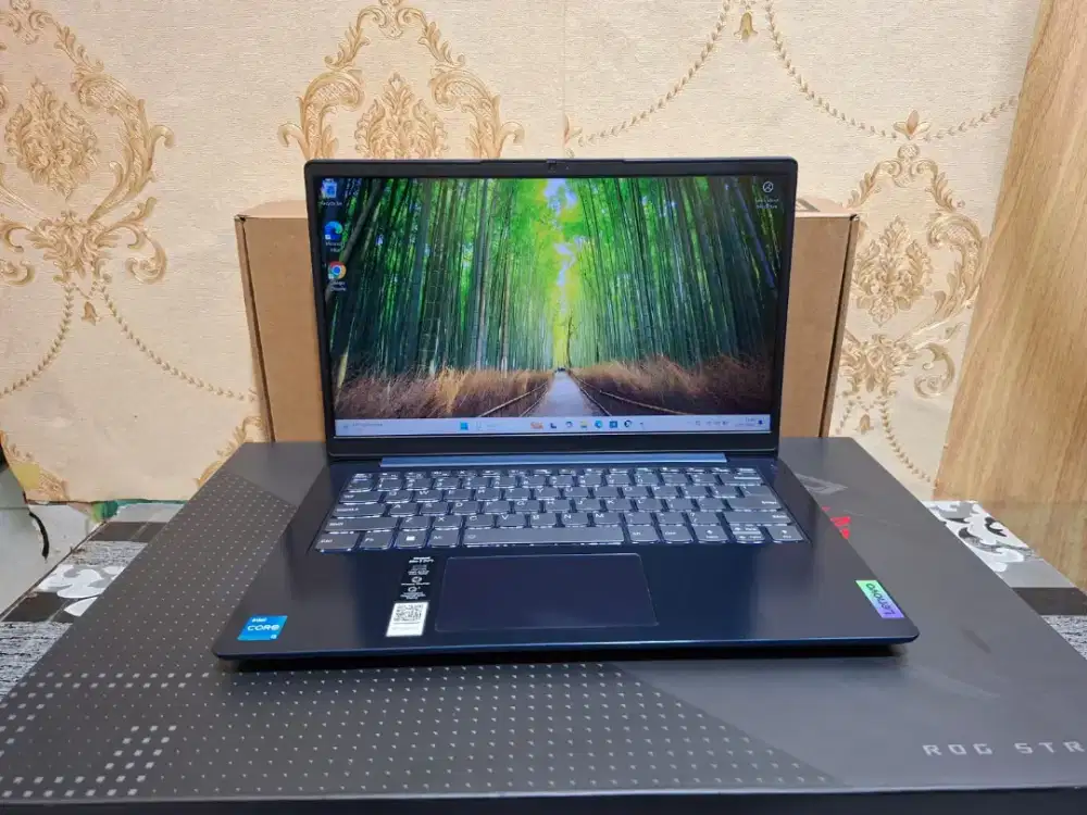 Laptop Lenovo Ideapad Slim 3 14-IRU8 Garansi Resmi Tersisa 21 Bul