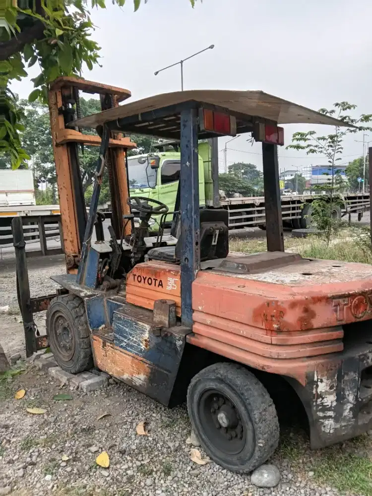 Jual forklip 95 Toyota 3,5 jalan