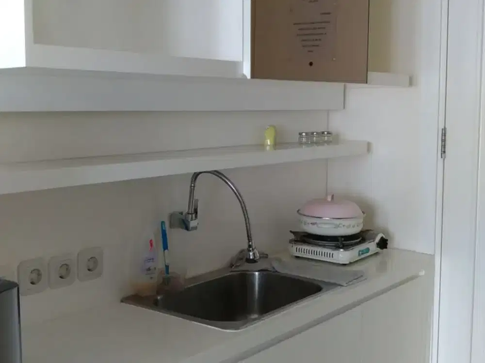 disewa unit apartemen green lake sunter,studio furnished,lantai tengah,Ac dan waterheater,4 juta/bulan