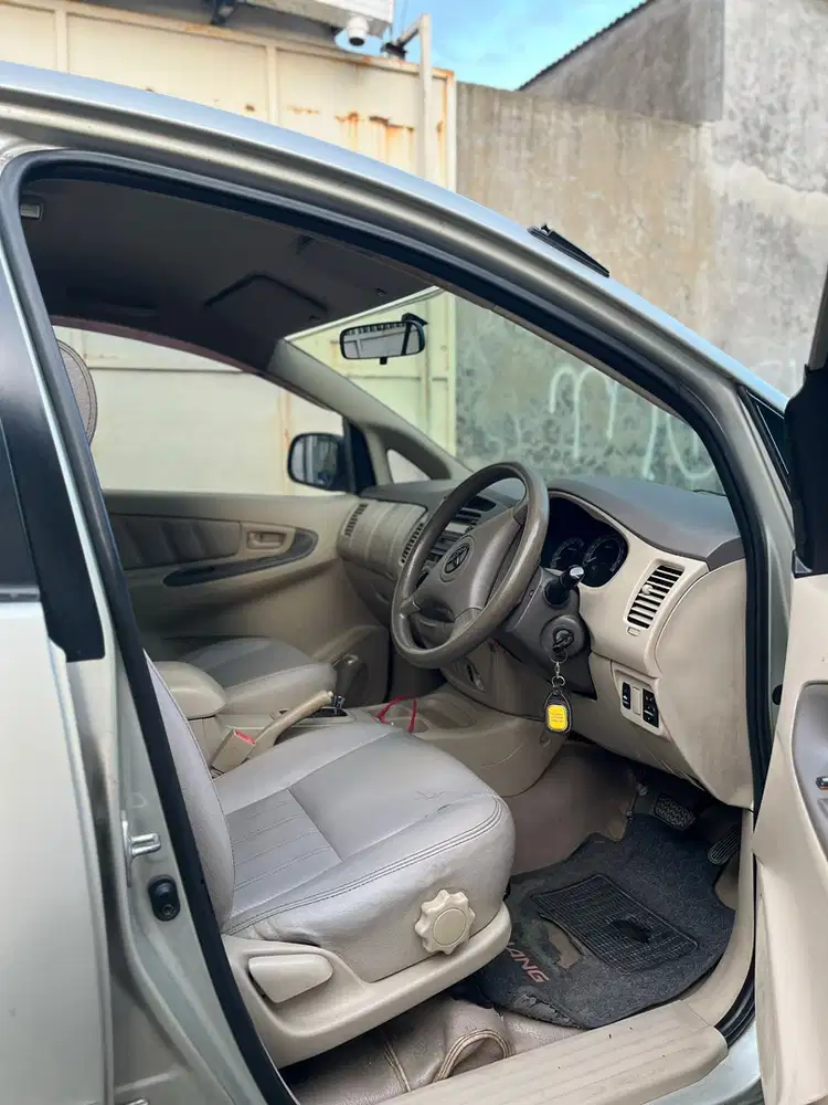 Toyota Kijang Innova 2008 Bensin