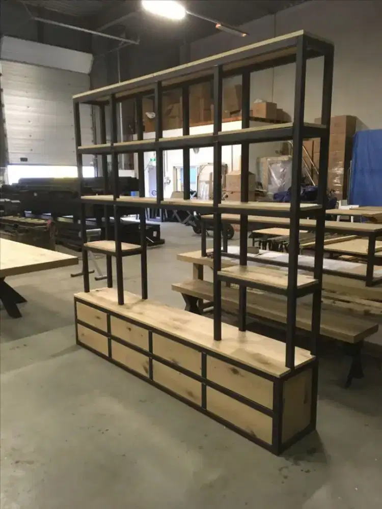 Partisi Industrial Rak Pajangan Rak Hiasan Sekat Ruangan Rangka Besi