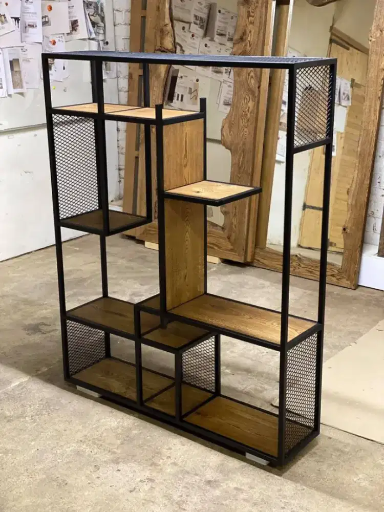 Partisi Industrial Rak Pajangan Sekat Ruangan Rak Hiasan Industrial