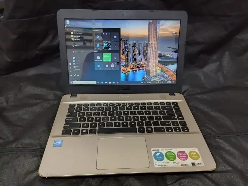 Laptop asus x441m
Batre awet banget