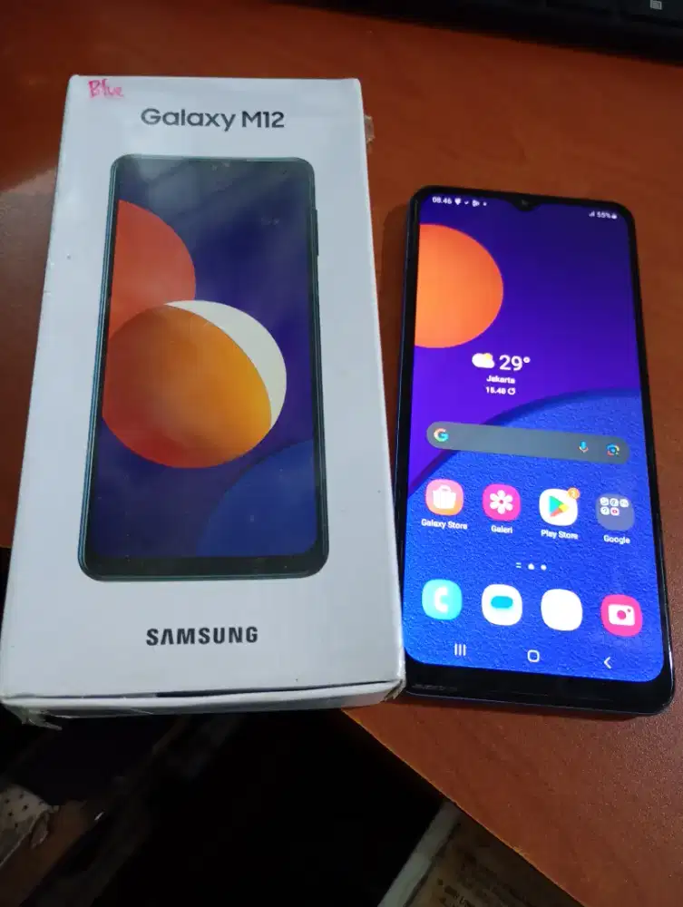Samsung Galaxy M12 warna biru