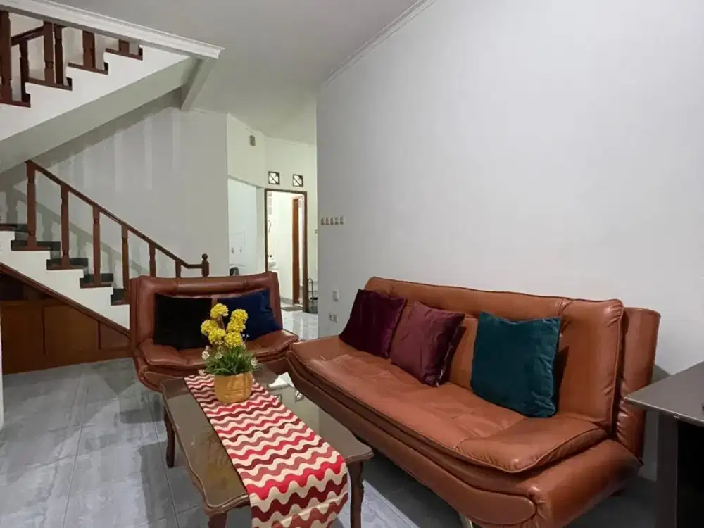 Dijual Rumah 2 Lantai Siap Huni Lokasi Strategis di Bumi Panyileukan Bandung