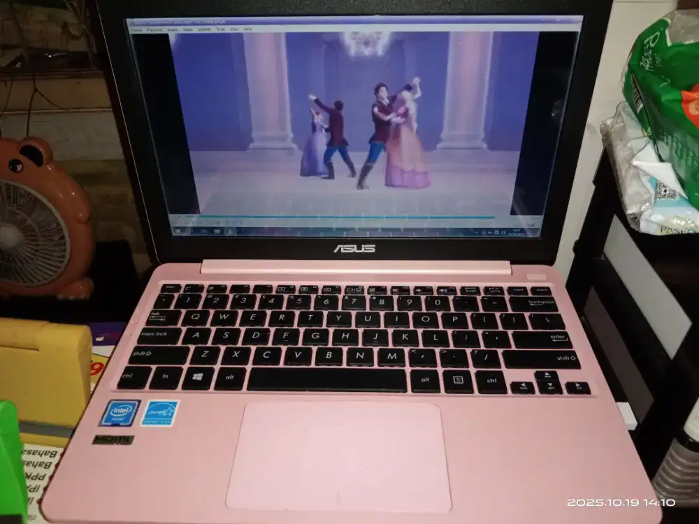 Notebook ASUS E203MAH pink