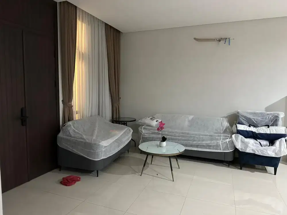 Disewakan Rumah Semi Furnish Siap Huni Lokasi di Summarecon Cluster Emily Bandung