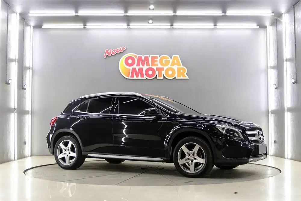 ANTIK MERCEDES BENZ GLA 200 AMG AT 2016