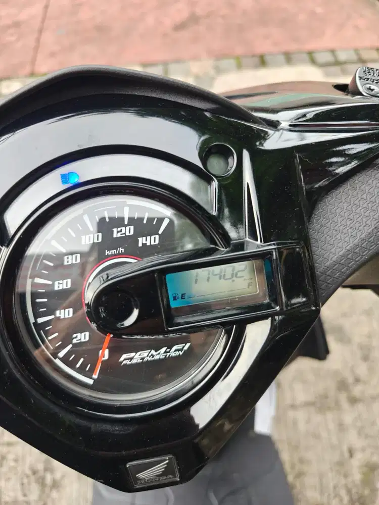 Beat cbs 2025 ybr km 1700 dp 500rb