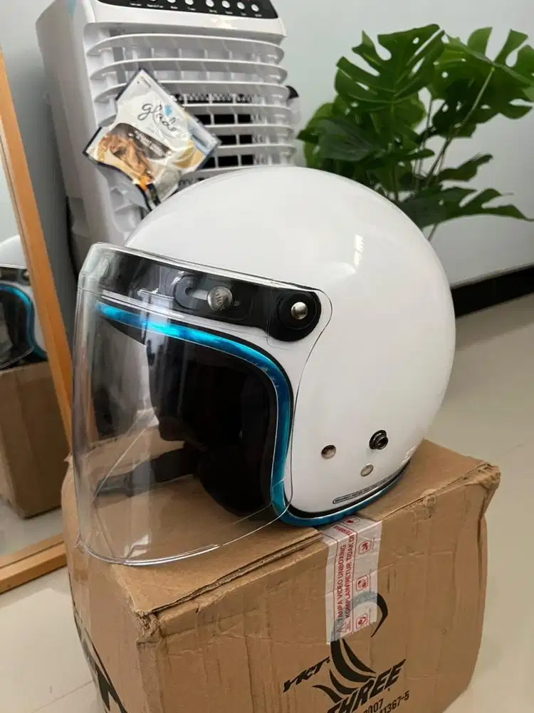 Helm baru bogo putih L