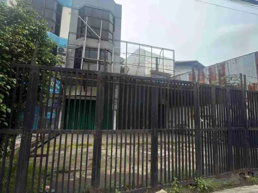 DISEWAKAN RUKO HOEK  BONUS TANAH LEBIH DI KARAWACI TANGERANG