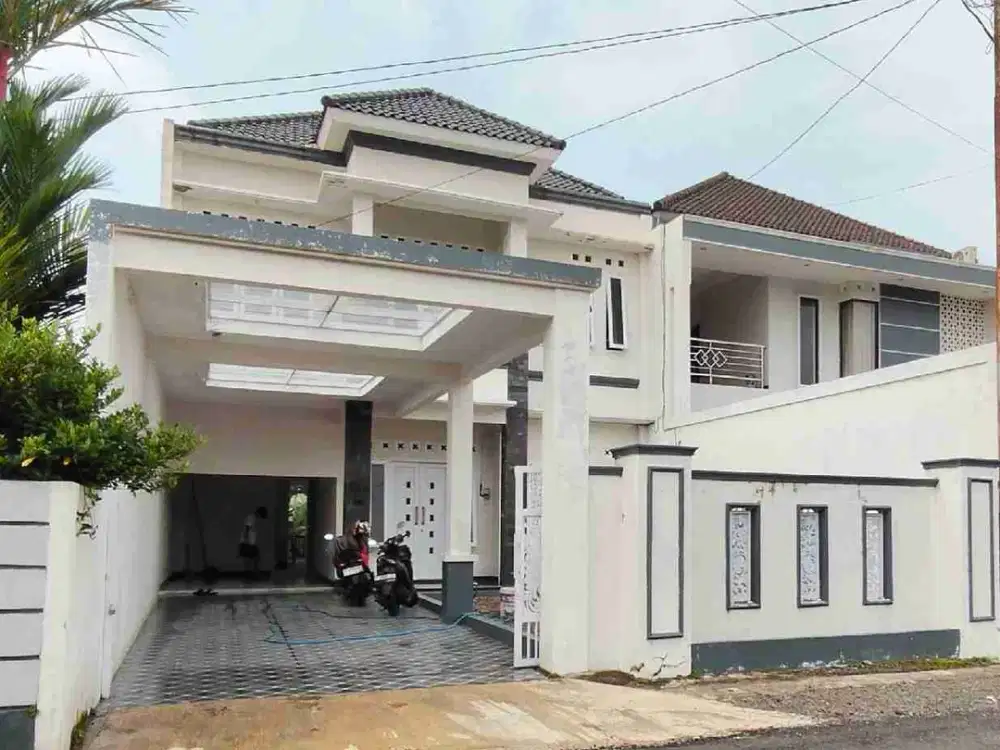 Rumah mewah modern non perum Purwokerto dekat taman Andhang Pangrenan