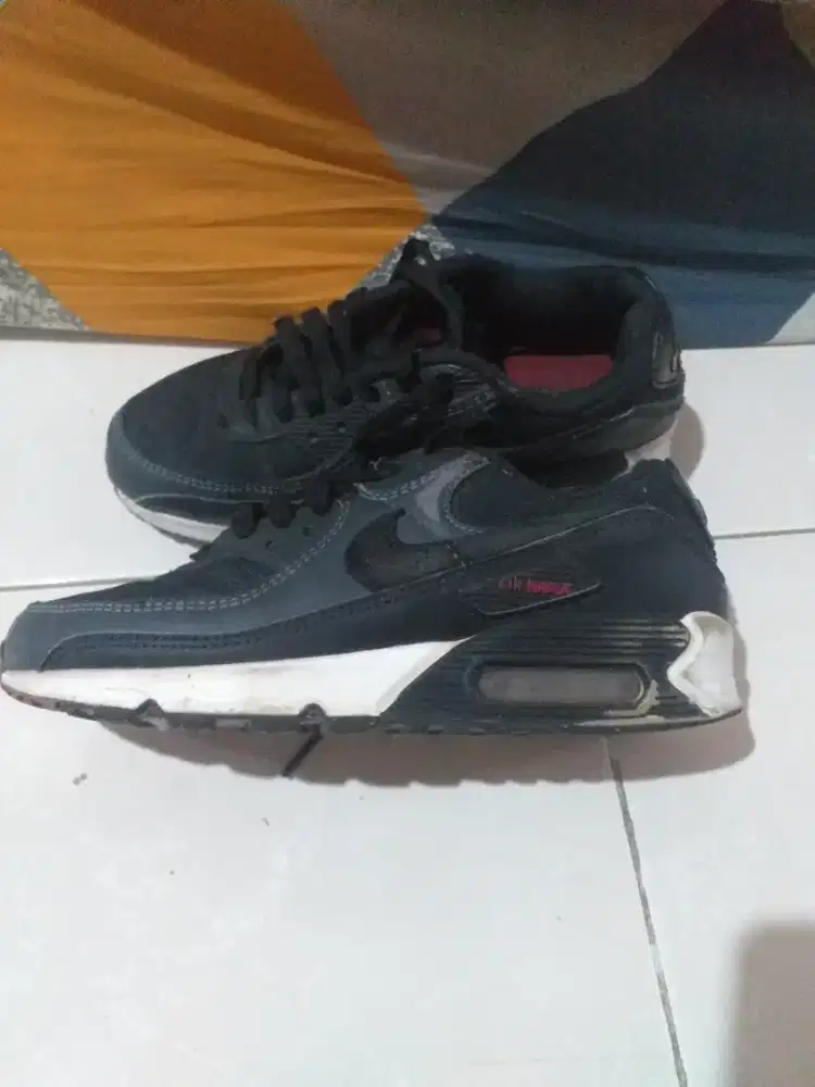 Jual sepatu nike air bekas pake