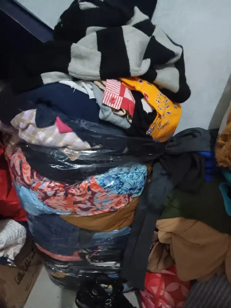 Baju bekas satu kali pakai