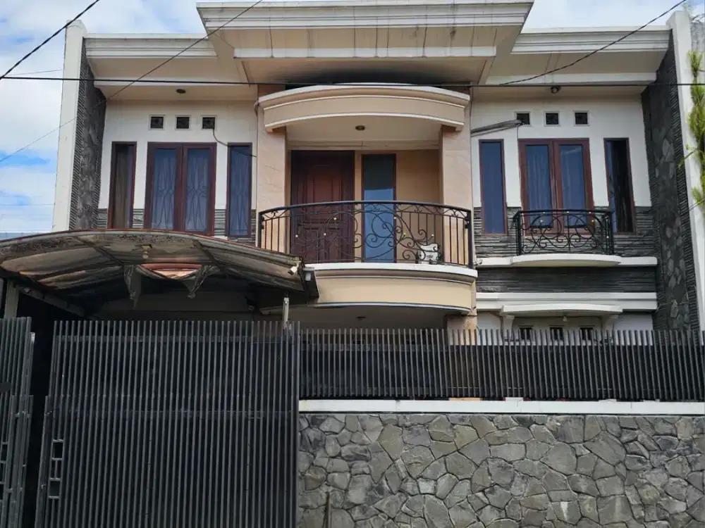 Bismillah, TURUN HARGA, DIJUAL RUMAH NYAMAN SIAP HUNI 2 LANTAI DI HOLIS!!!