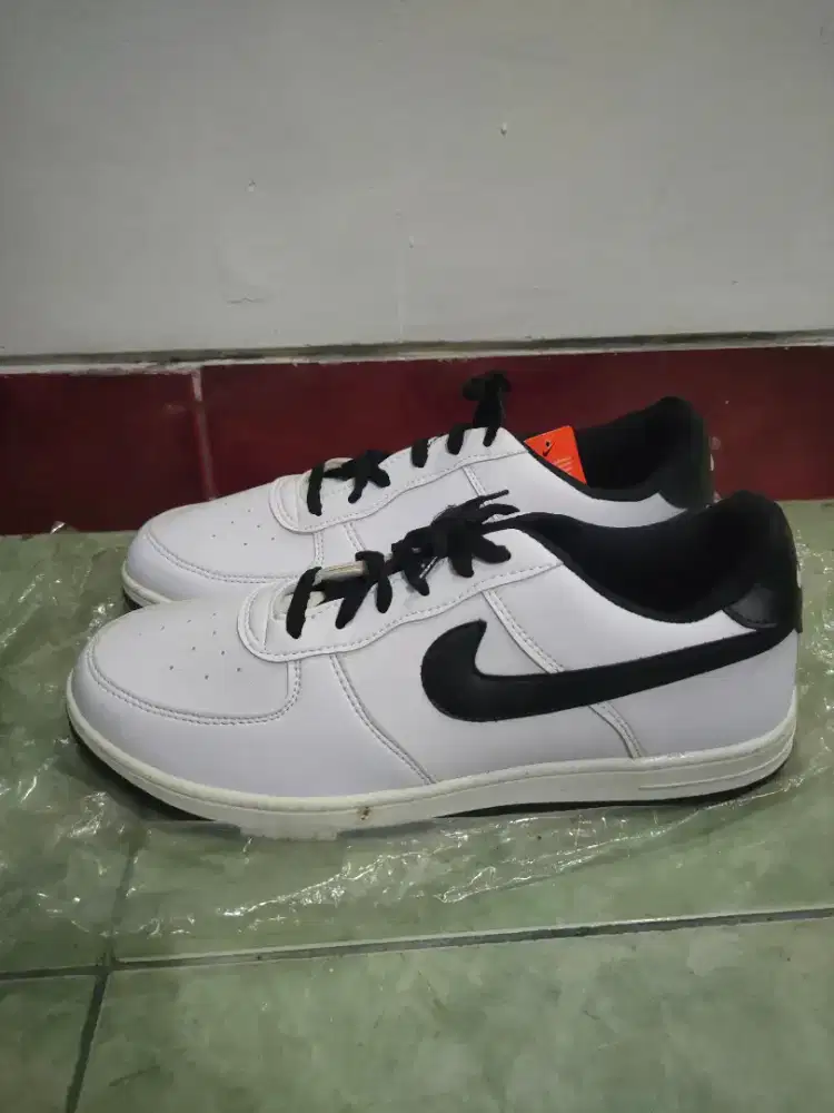 NIKE air force 1 PUTIH