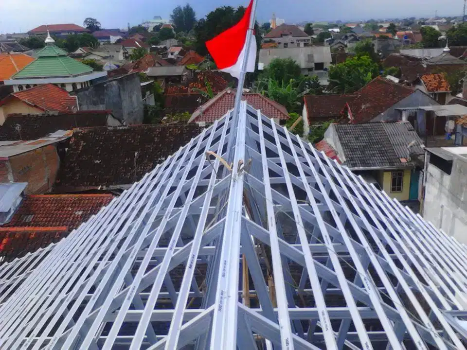 Pemasangan Baja Ringan BIMATRUSS Berkualitas Renovasi Atap Lapuk