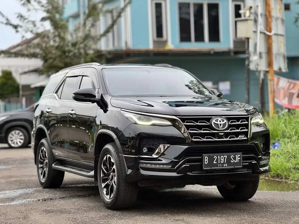 Toyota Fortuner 2.4 VRZ GR Sport AT 2021/2022 LOW KM! | Pajero MUX