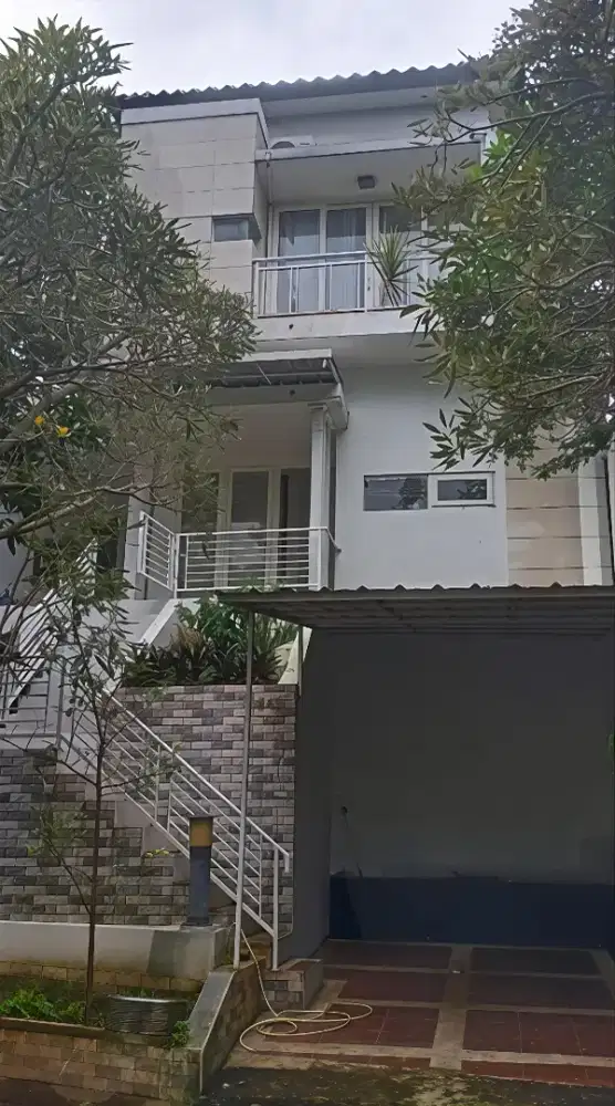 Rumah siap huni furnished di komplek one gate system Cigadung Bandung