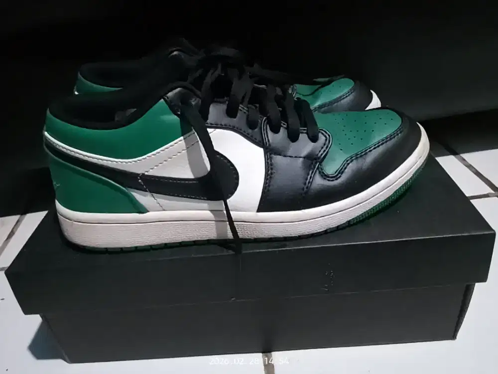 Sepatu Nike air Jordan 1 Low green toe