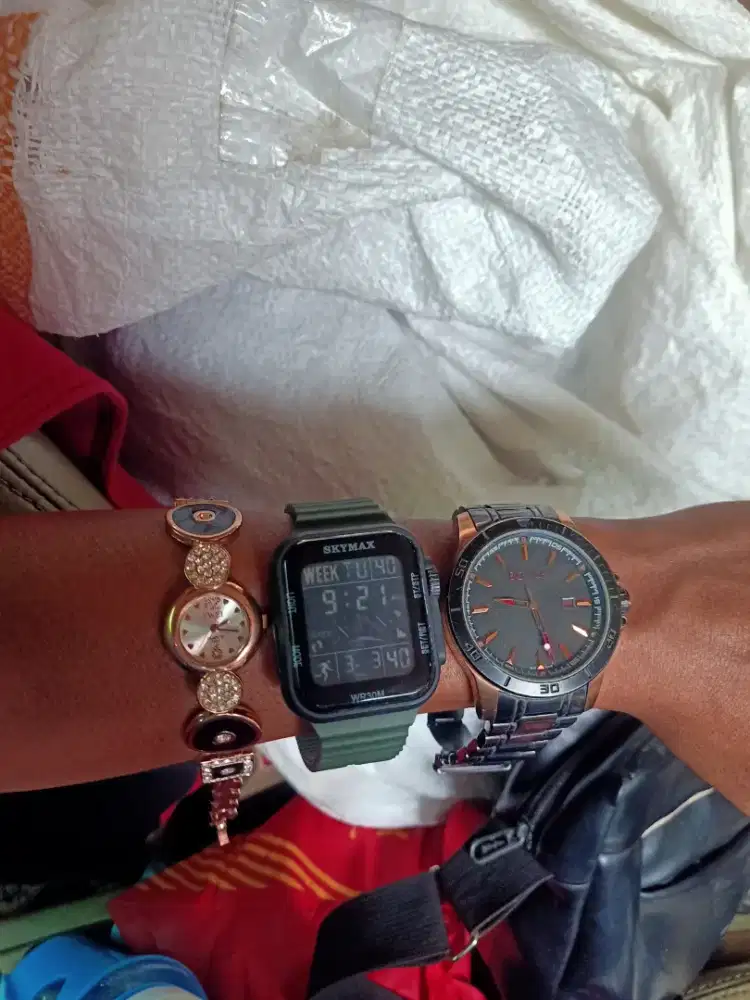 Di jual yg butuh dan hobi dan minat asli dan original jam nya chek aja