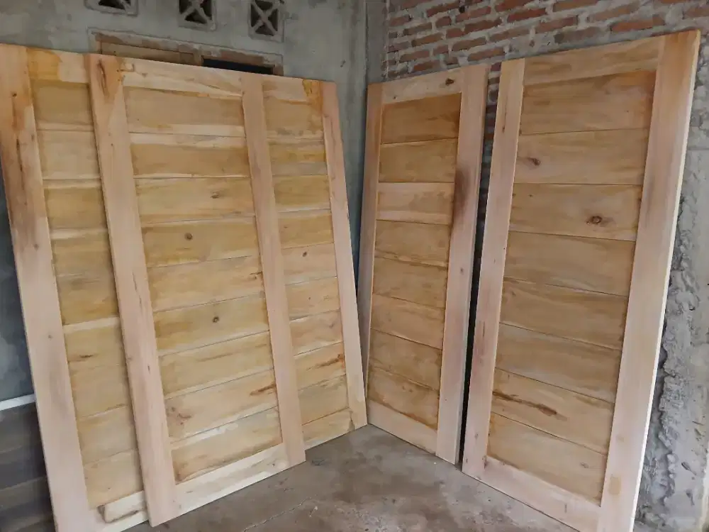 Pintu kmar dan kusen