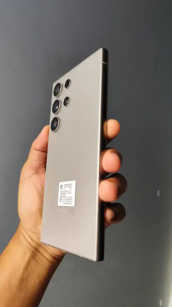 S24 ultra kondisi mulus banget smooth jarang kepakai
