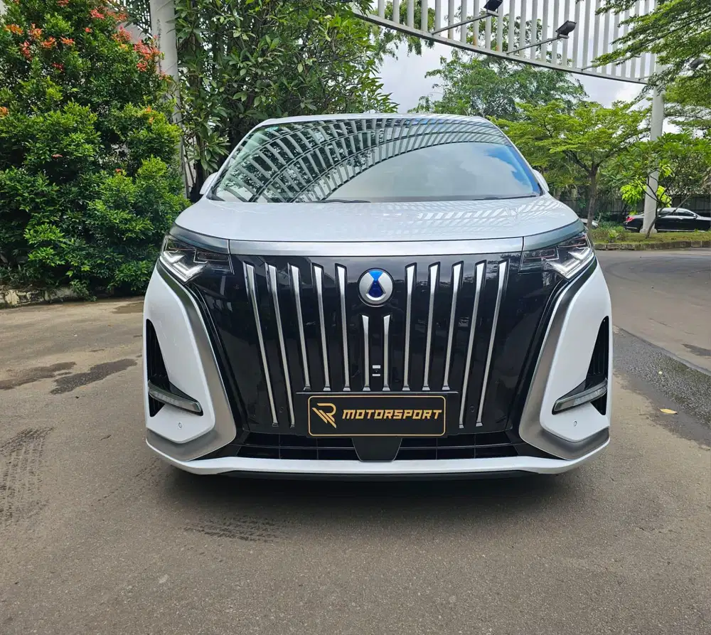 (Electric Vehicle) BYD Denza D9 2025 Low km mobil listrik