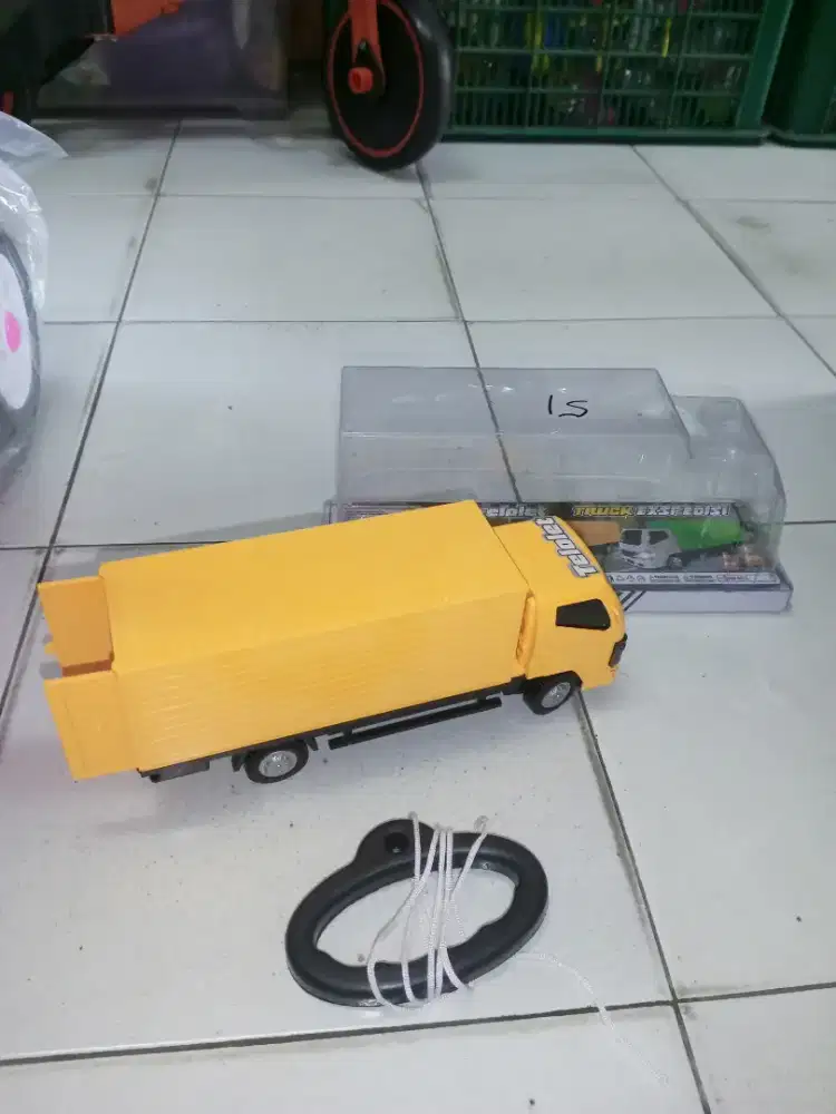 Mainan Anak Truk Box batre