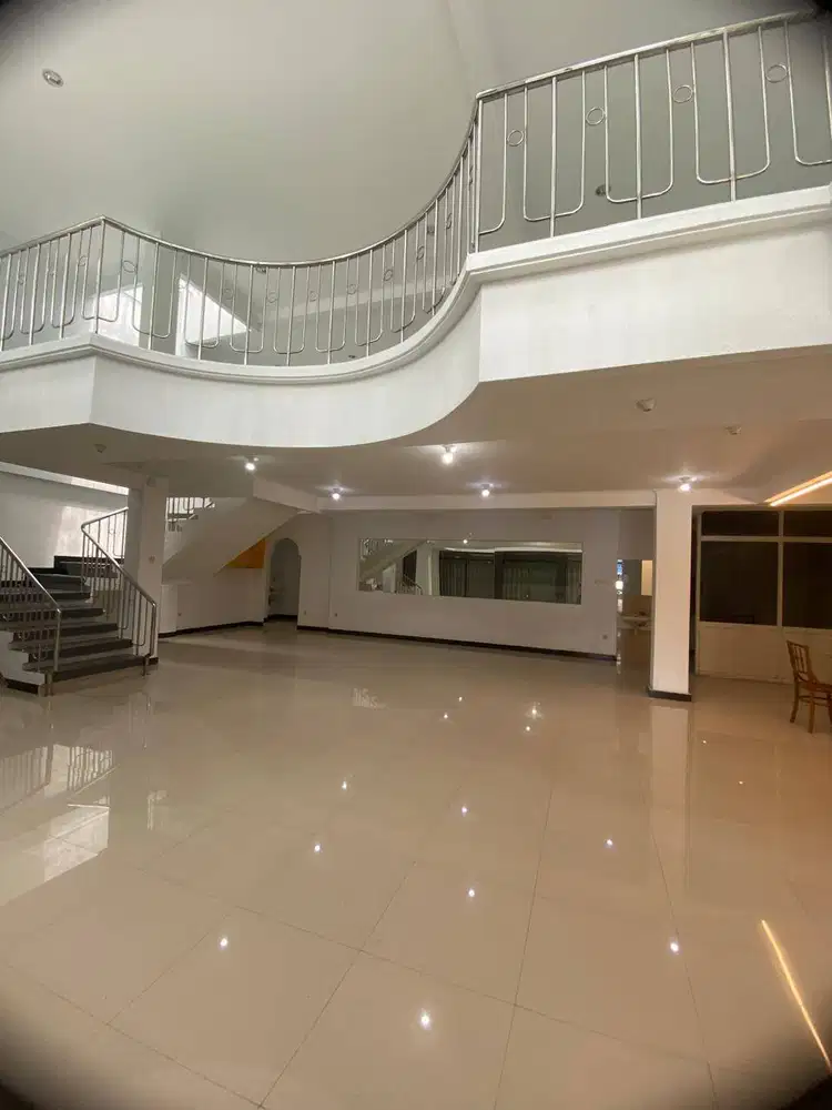 Disewakan Ruang Usaha di Mainroad Pasirkaliki Bandung