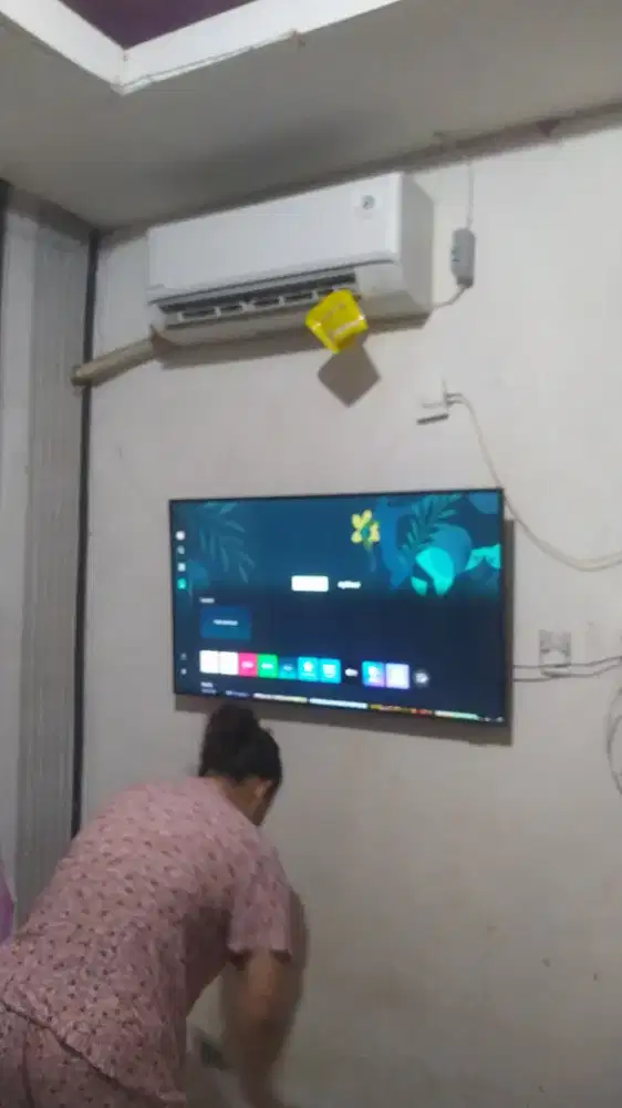 Bracket tv/briket tv/breket tv/braket tv/gantungan tv