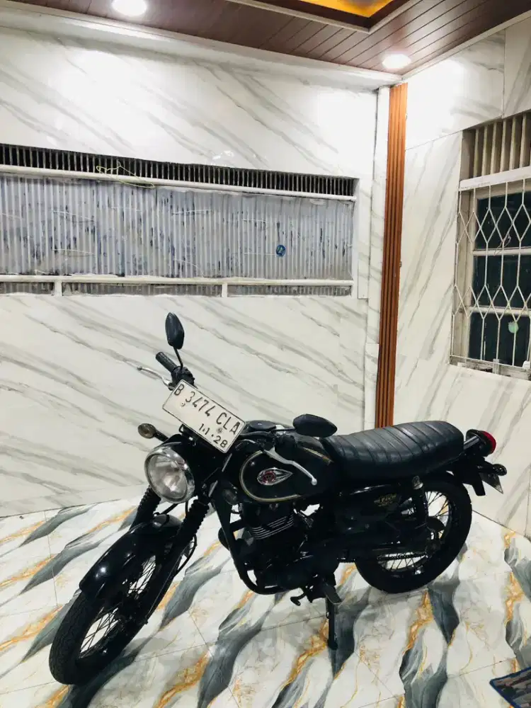 KAWASAKI W175 SANGAT ORIGINAL 2019 PLAT B JAKARTA  Pajak Telat