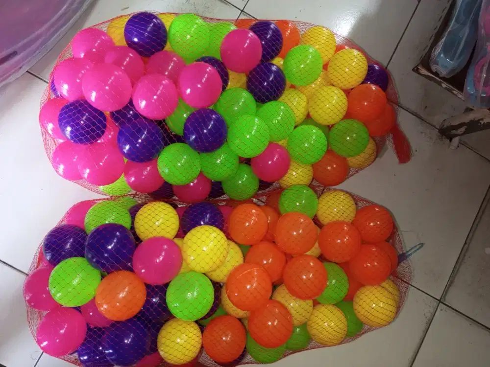 mainan anak bola mandi isi 100