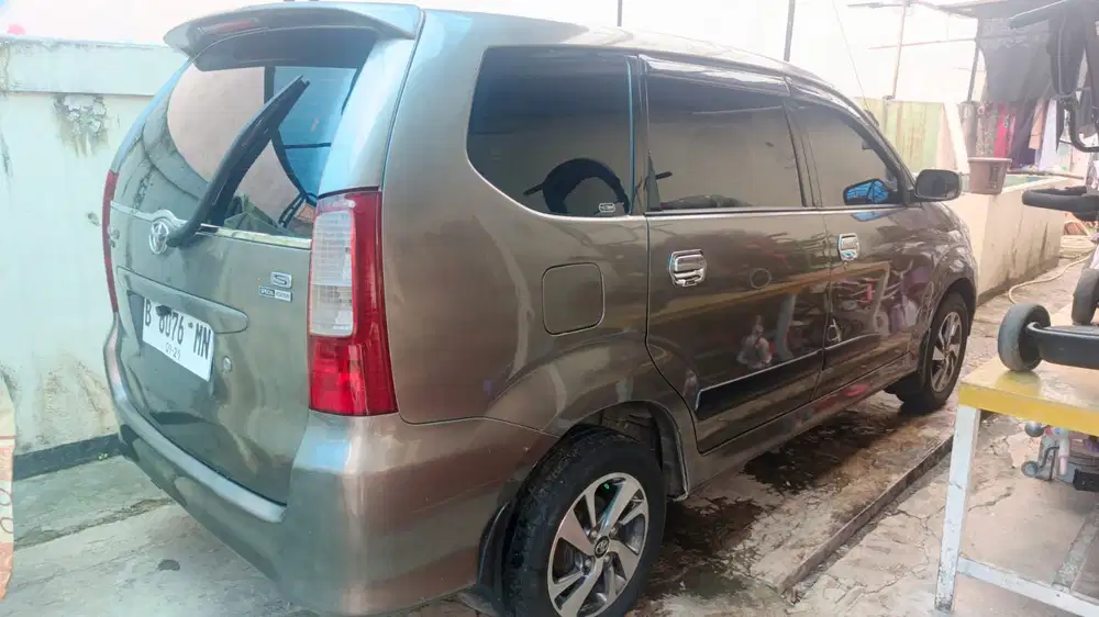 Toyota Avanza 2004 Bensin