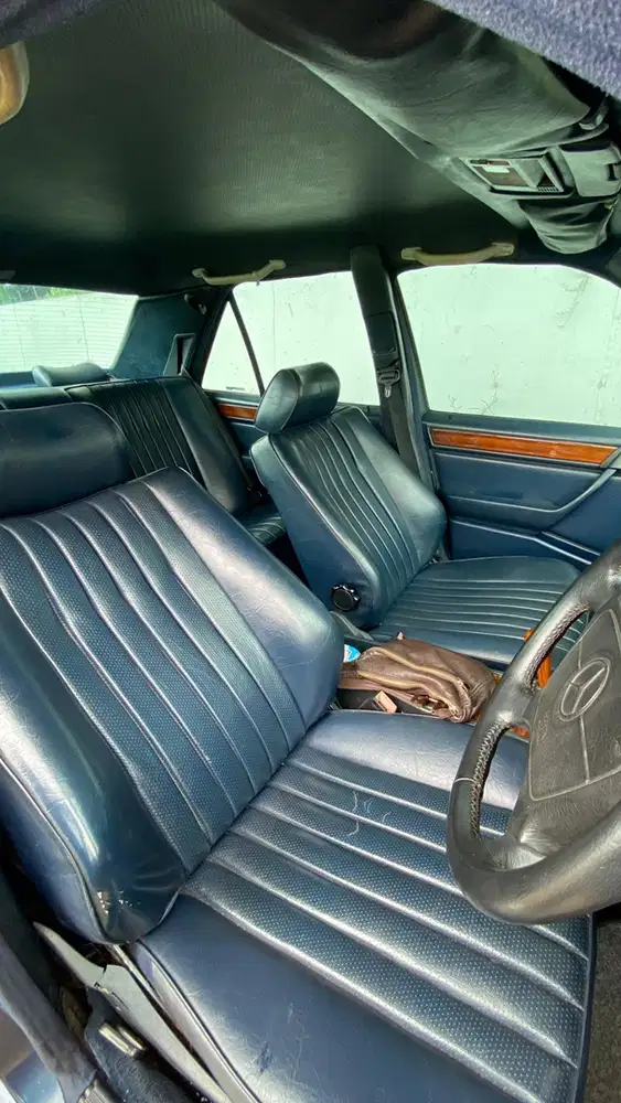 Mercedes Benz W124 320E MT 1993